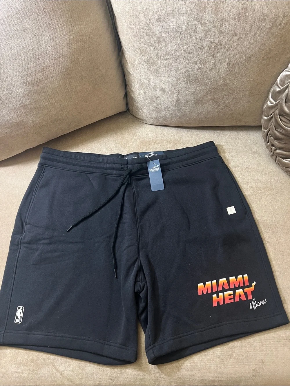 NWT Hollister Black Miami Heat Graphic Athletic Jogger Shorts XXL